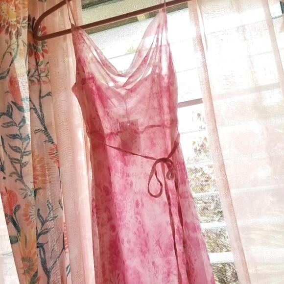 𝐷𝐼𝑆𝑆𝐻 𝐵𝑦𝑟𝑜𝑛 𝑃𝑖𝑛𝑘 𝑀𝑖𝑑𝑖 𝑆𝑙𝑖𝑝 𝐷𝑟𝑒𝑠𝑠 𝐴𝑈 12/ 𝑈𝑆 8 - Picture 5 of 16